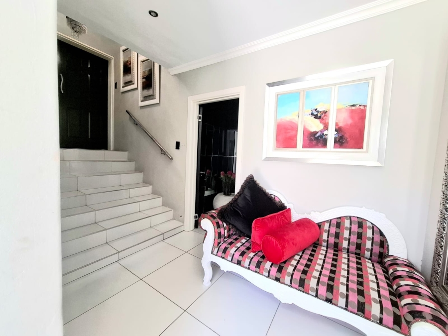 5 Bedroom Property for Sale in Gonubie Eastern Cape